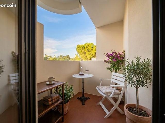 Studio 1 pièce 27 m²