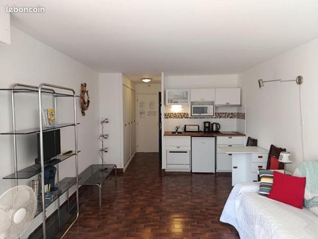 Studio 1 pièce 27 m²
