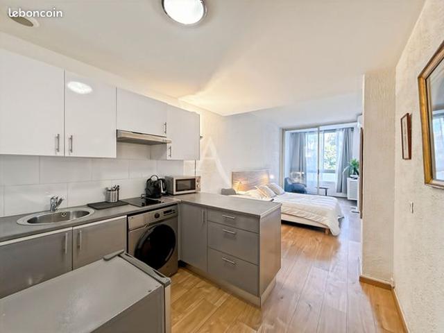 Studio 1 pièce 27 m²