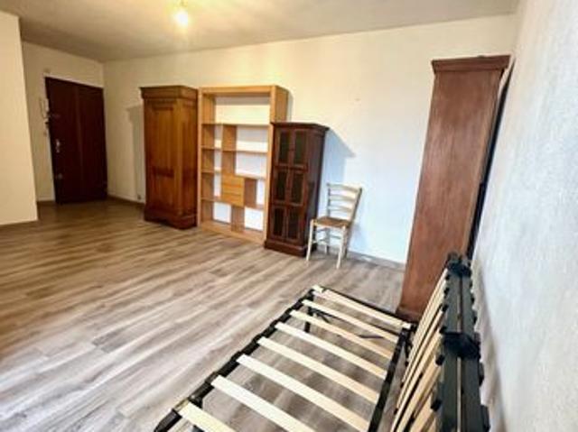 Studio 1 pièce 27 m²