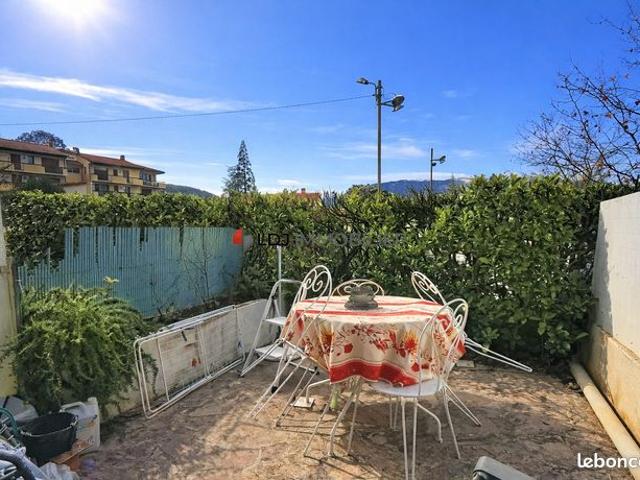 Studio 1 pièce 27 m²
