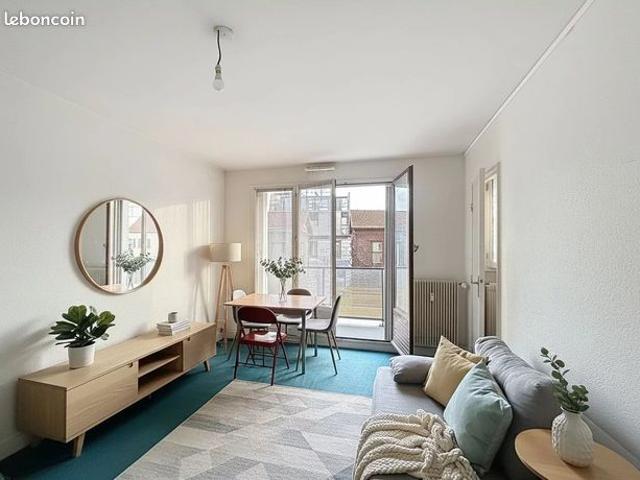 Studio 1 pièce 27 m²