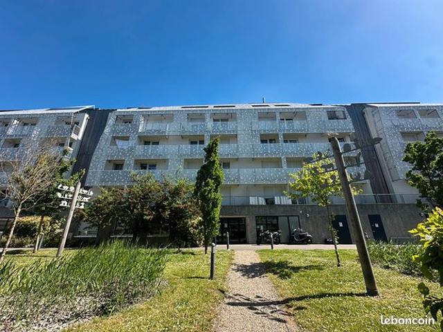 Studio 1 pièce 27 m²