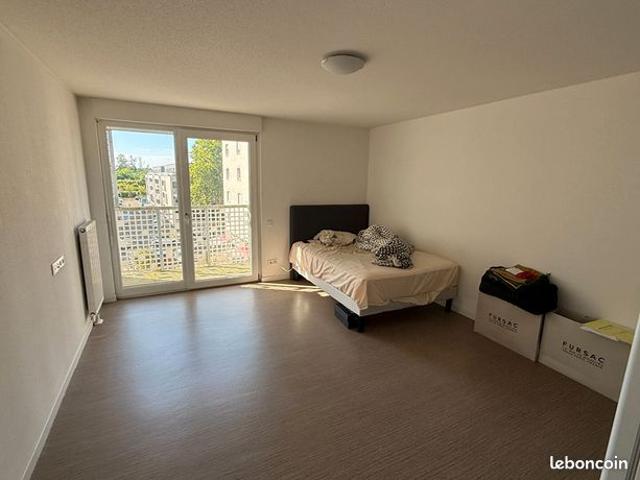 Studio 1 pièce 27 m²