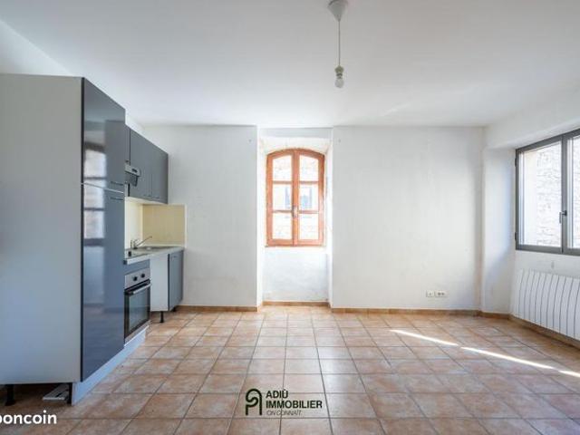 Studio 1 pièce 27 m²