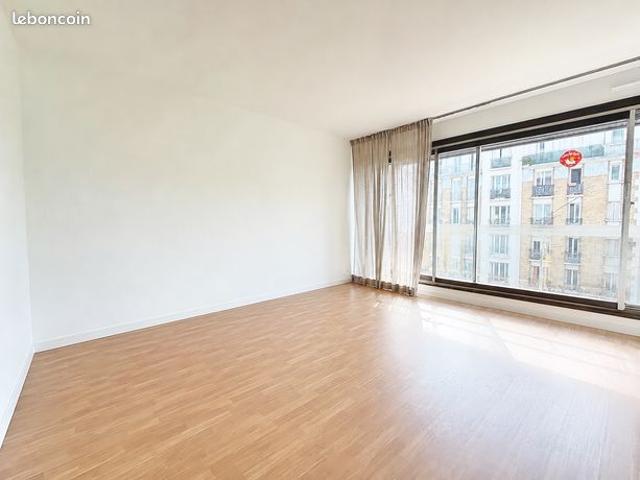 Studio 1 pièce 27 m²