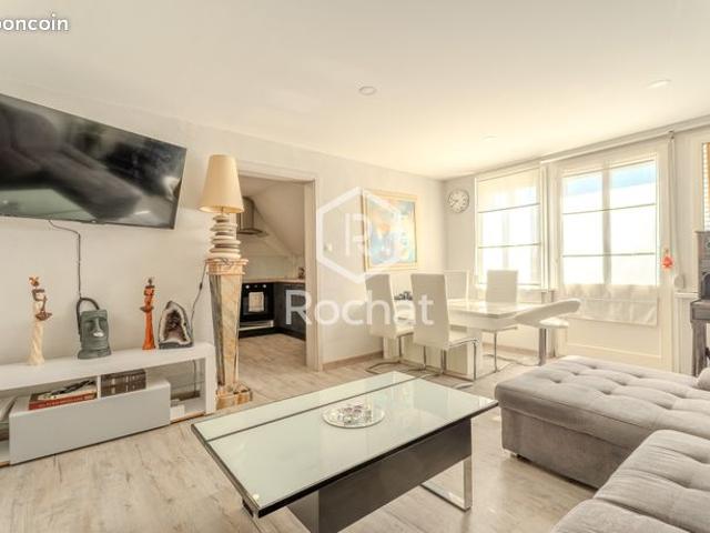 Studio 1 pièce 27 m²