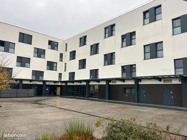 Studio 1 pièce 27 m²
