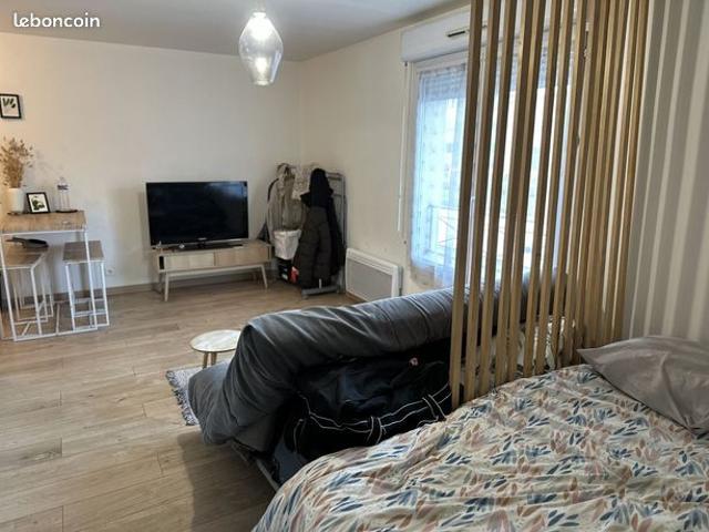 Studio 1 pièce 27 m²