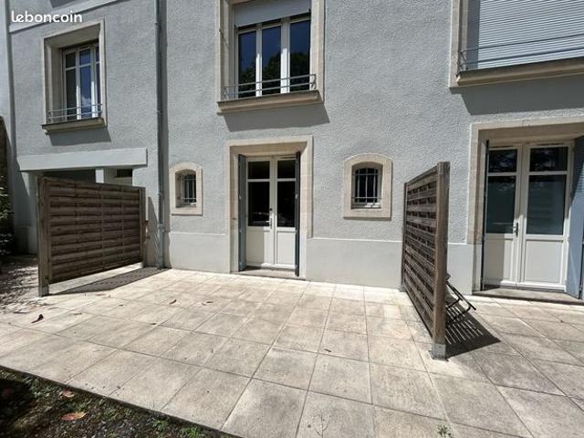 Studio 1 pièce 27 m²