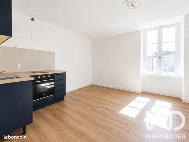 Studio 1 pièce 27 m²