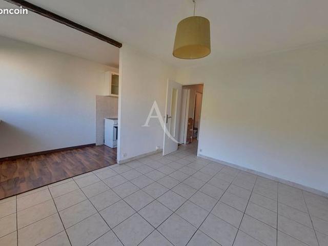 Studio 1 pièce 27 m²