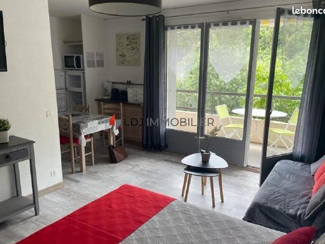 Studio 1 pièce 27 m²