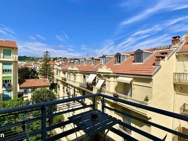 Studio 1 pièce 27 m²