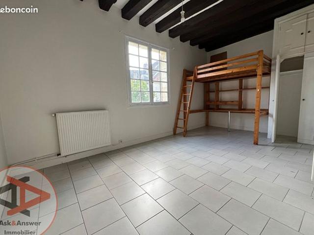 Studio 1 pièce 27 m²