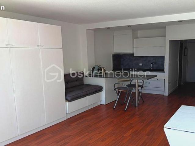 Studio 1 pièce 27 m²