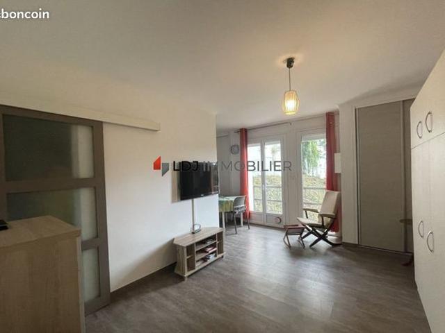Studio 1 pièce 27 m²