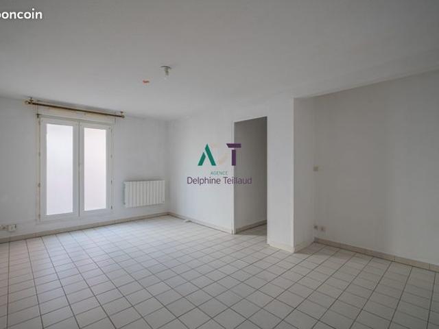 Studio 1 pièce 27 m²