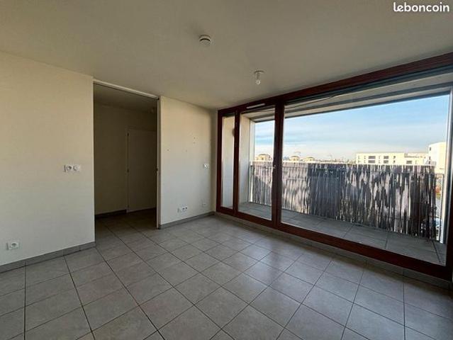Studio 1 pièce 27 m²