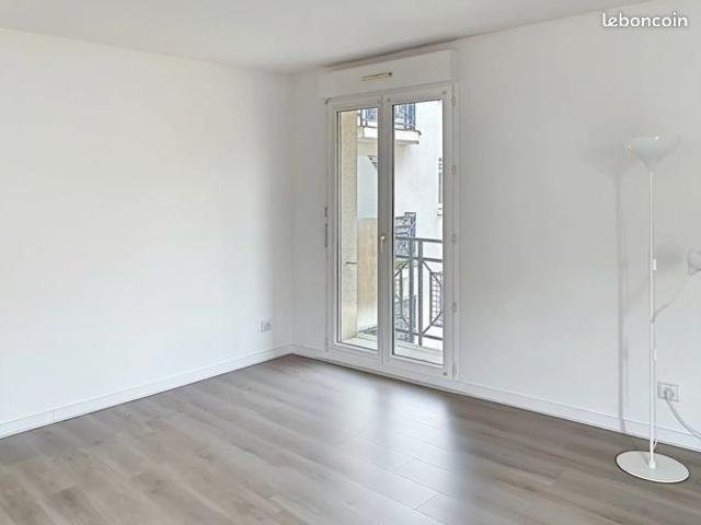 Studio 1 pièce 27 m²