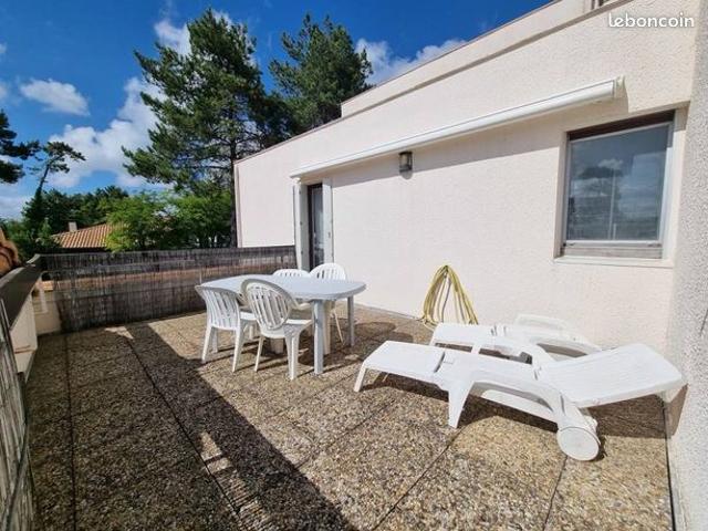 Studio 1 pièce 27 m²