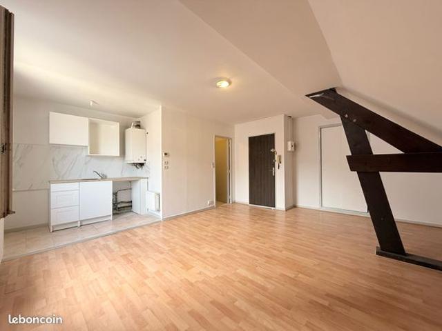 Studio 1 pièce 27 m²