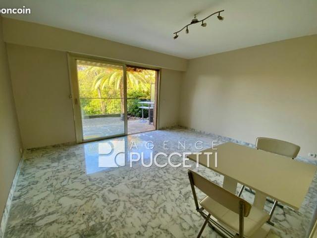 Studio 1 pièce 27 m²