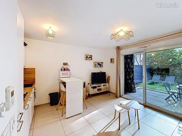 Studio 1 pièce 27 m²