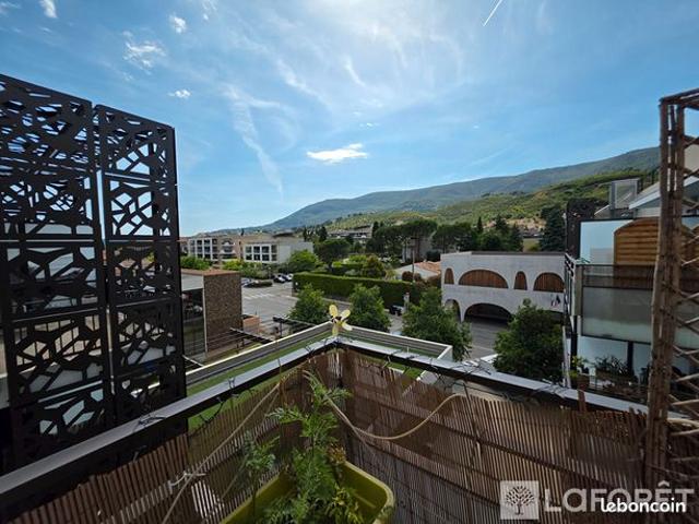 Studio 1 pièce 27 m²