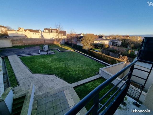 Studio 1 pièce 27 m²