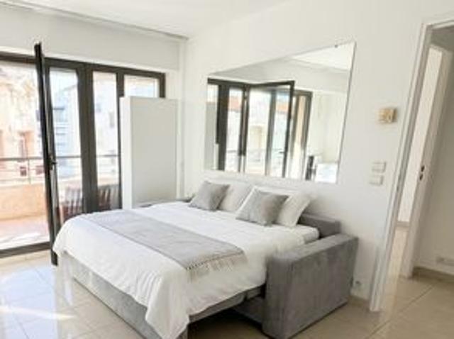 Studio 1 pièce 27 m²