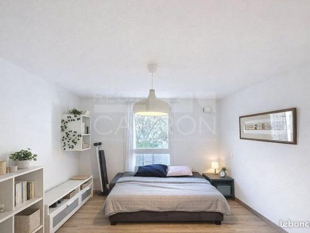Studio 1 pièce 27 m²