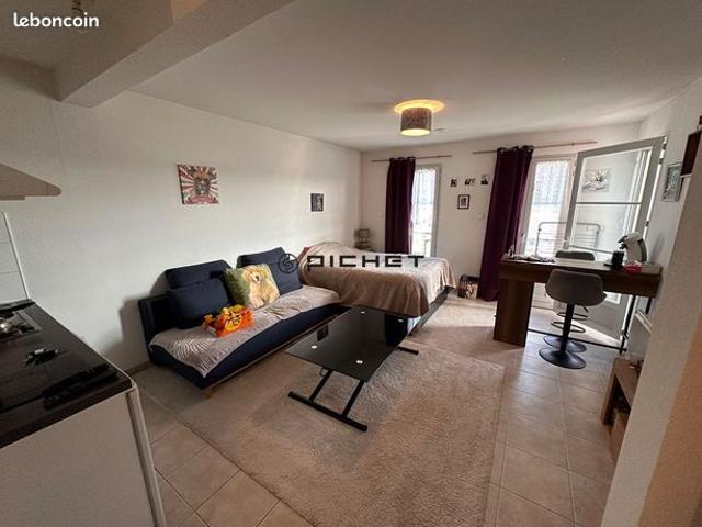 Studio 1 pièce 27 m²