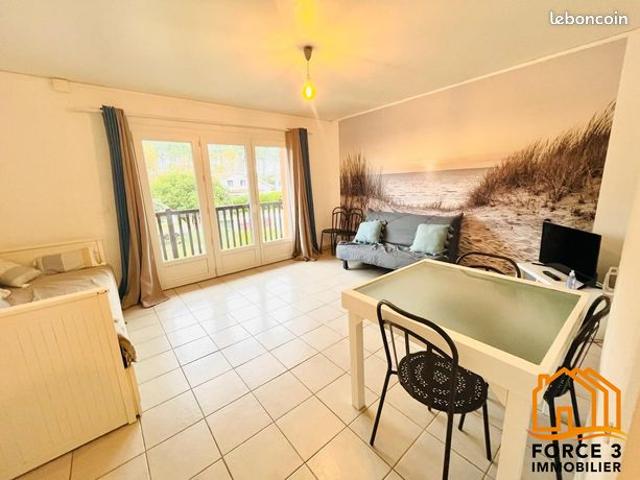Studio 1 pièce 27 m²