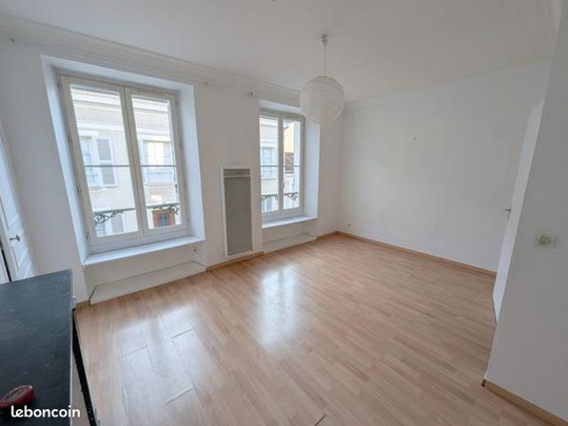 Studio 1 pièce 24 m²