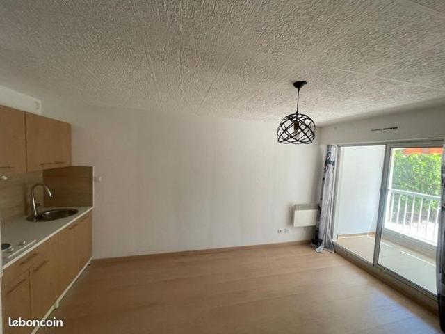 Studio 1 pièce 24 m²