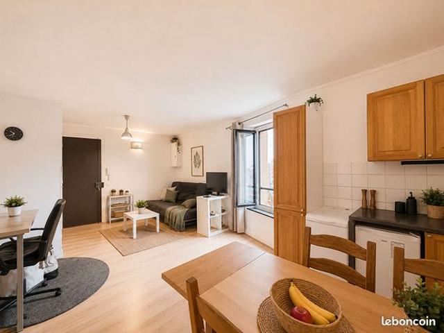Studio 1 pièce 24 m²