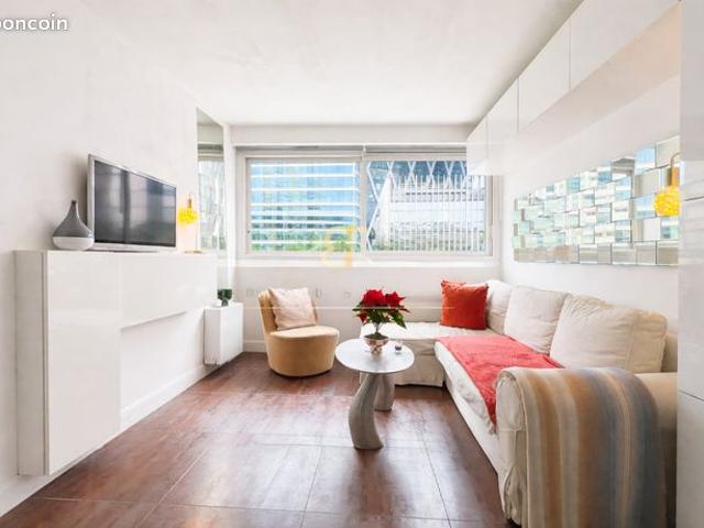 Studio 1 pièce 24 m²