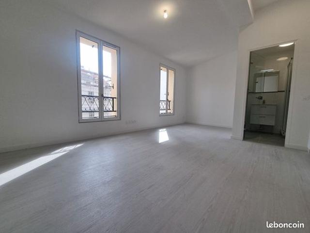Studio 1 pièce 24 m²