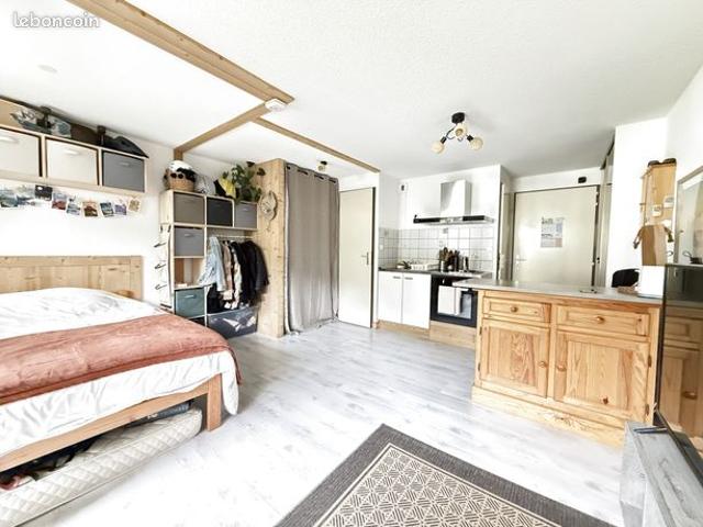 Studio 1 pièce 24 m²