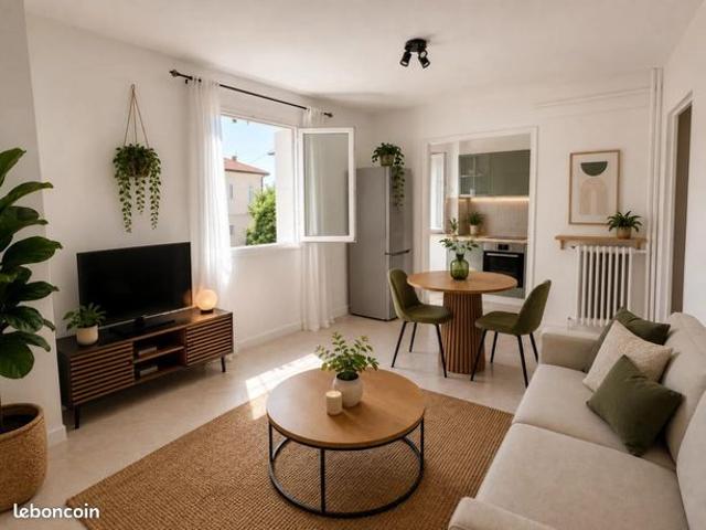Studio 1 pièce 24 m²