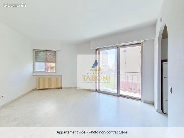 Studio 1 pièce 24 m²