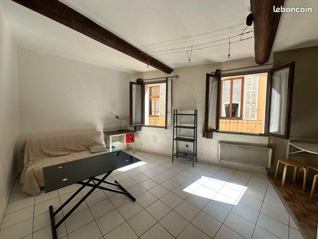 Studio 1 pièce 24 m²