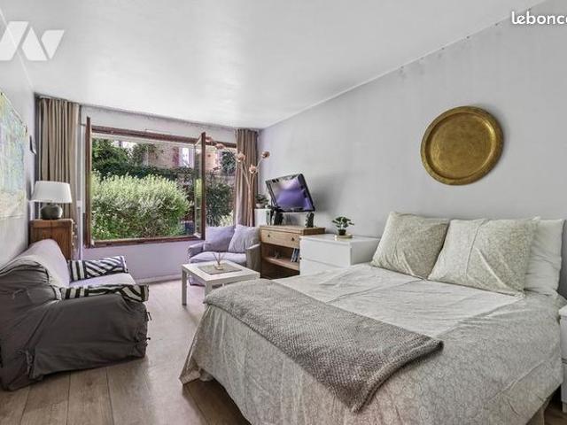 Studio 1 pièce 24 m²
