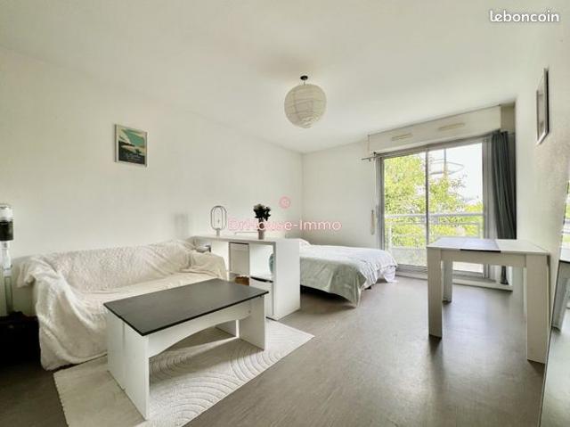 Studio 1 pièce 24 m²