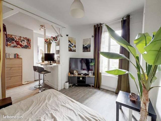 Studio 1 pièce 24 m²