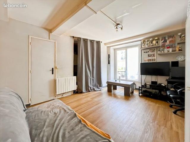 Studio 1 pièce 24 m²
