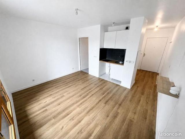 Studio 1 pièce 24 m²