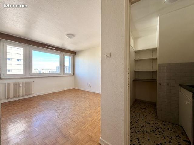 Studio 1 pièce 24 m²