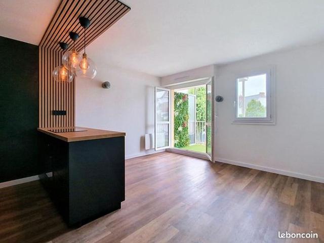 Studio 1 pièce 24 m²
